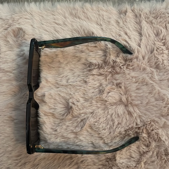 Prada Tortoise Shell Brown Sunglasses - Picture 4 of 9